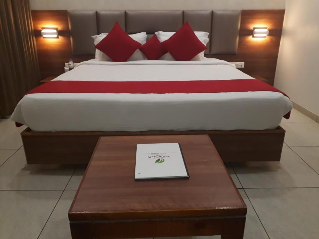The Grand Vardhman Hotel Morbi Екстериор снимка