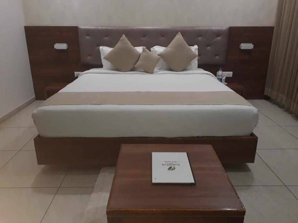 The Grand Vardhman Hotel Morbi Екстериор снимка