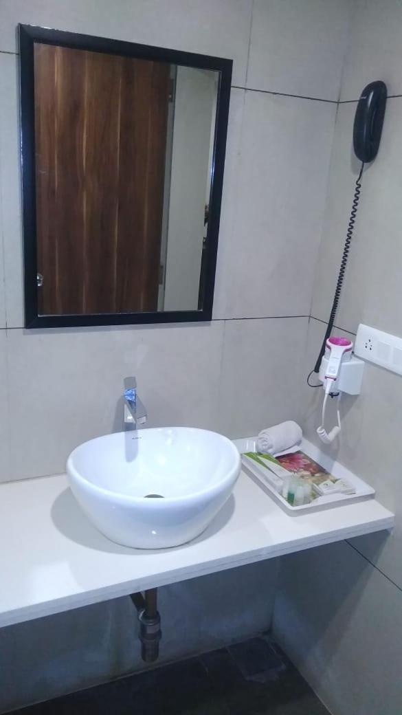 The Grand Vardhman Hotel Morbi Екстериор снимка