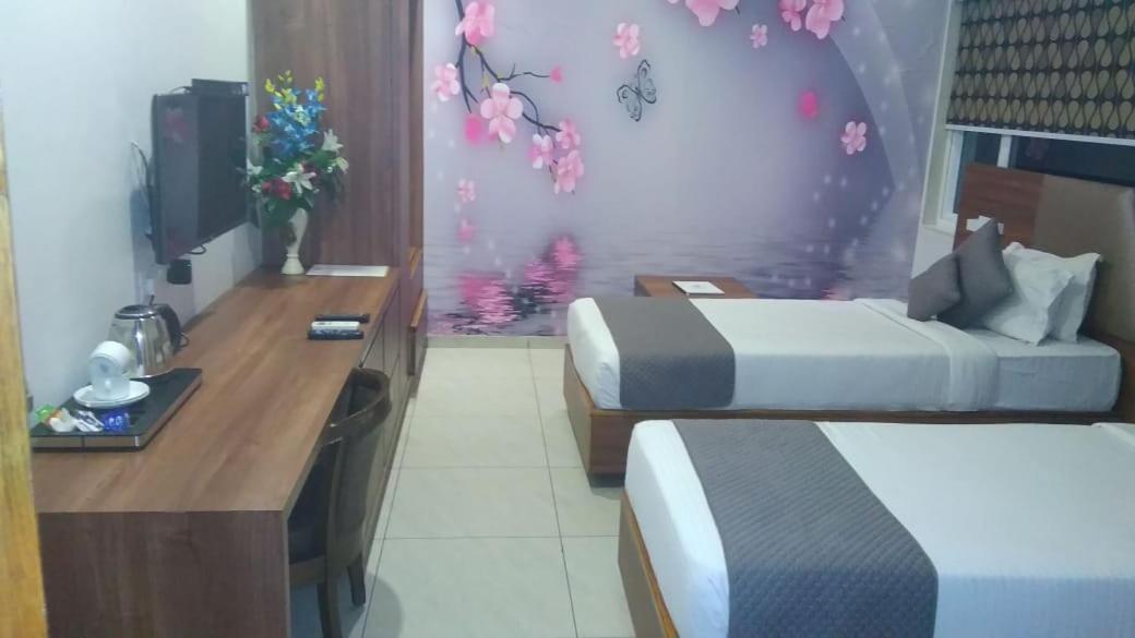 The Grand Vardhman Hotel Morbi Екстериор снимка