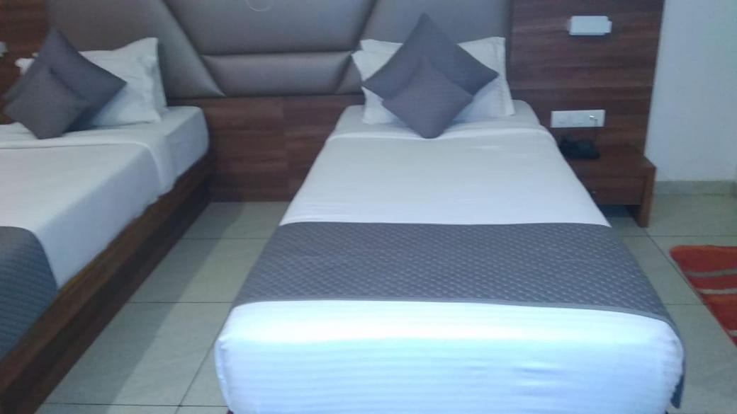 The Grand Vardhman Hotel Morbi Екстериор снимка