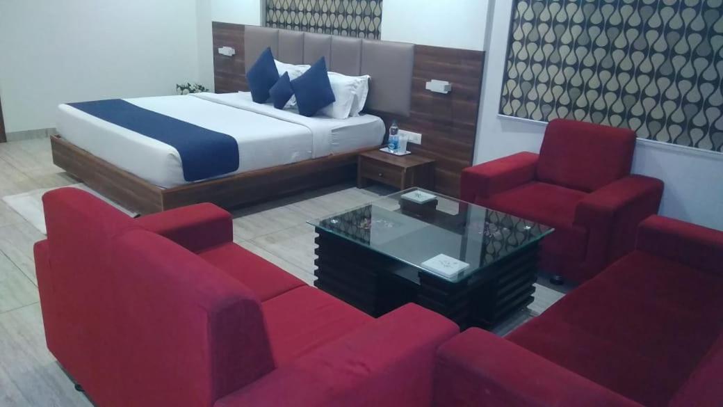 The Grand Vardhman Hotel Morbi Екстериор снимка